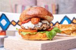 Signature Burger  لوكالي restaurant 