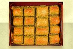 علبة بقلاوة بالفستق  Turkish Delight restaurant 