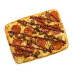 عشاق اللحوم في البادجت  بيتزا هت restaurant 