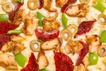 بيتزا دجاج سوبريم  Kingdom Pizza restaurant 