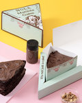 شريحة كيك شوكولاتة ماتيلدا   NOLA Cupcakes restaurant 