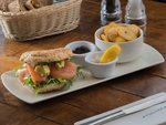 ساندوتش سلمون باجل مدخن  إيجسبكتيشن(مغلق) restaurant 