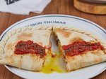 بيتزا كالزون موناكو  ميزون توماس restaurant 