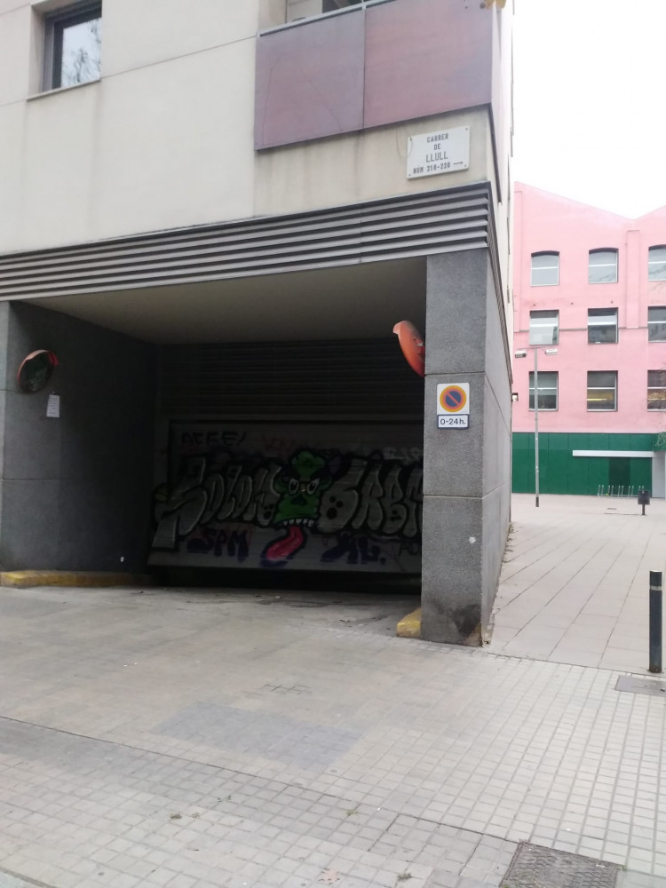 [particular] Carrer de Llull, 218-220