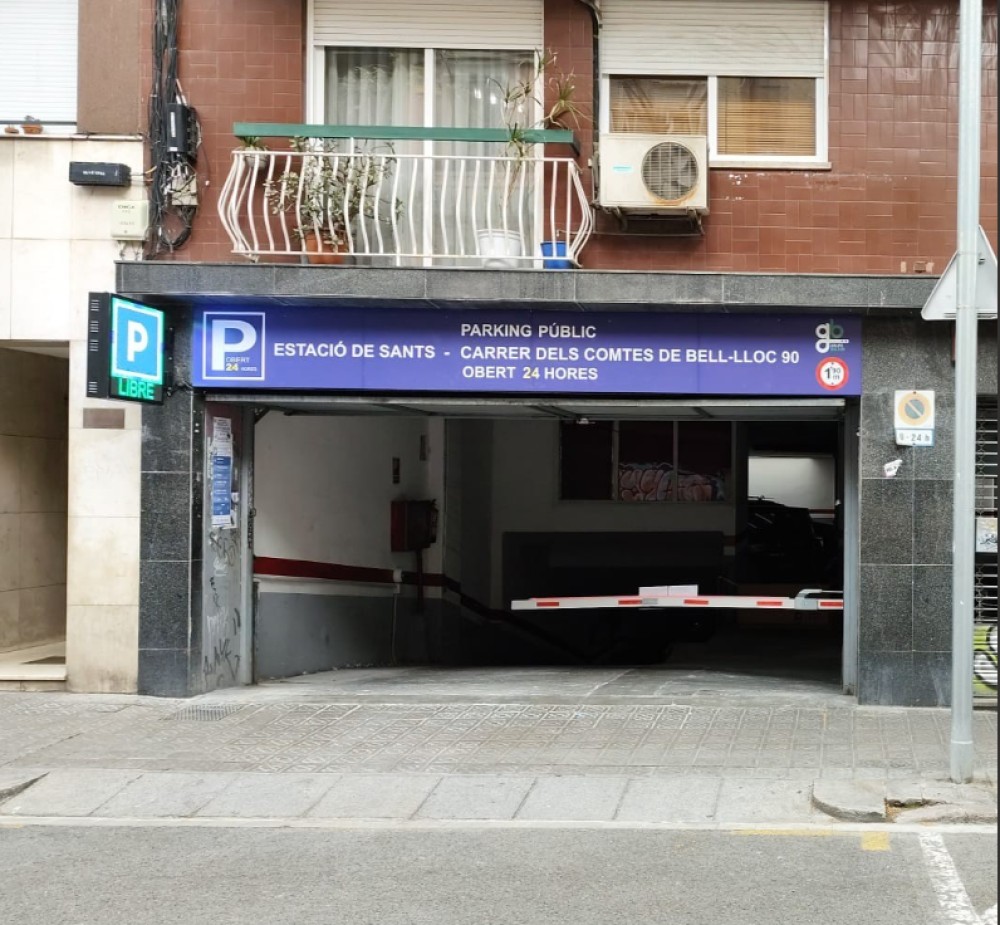 Estació Sants - Carrer dels Comtes de Bell-Lloc, 90