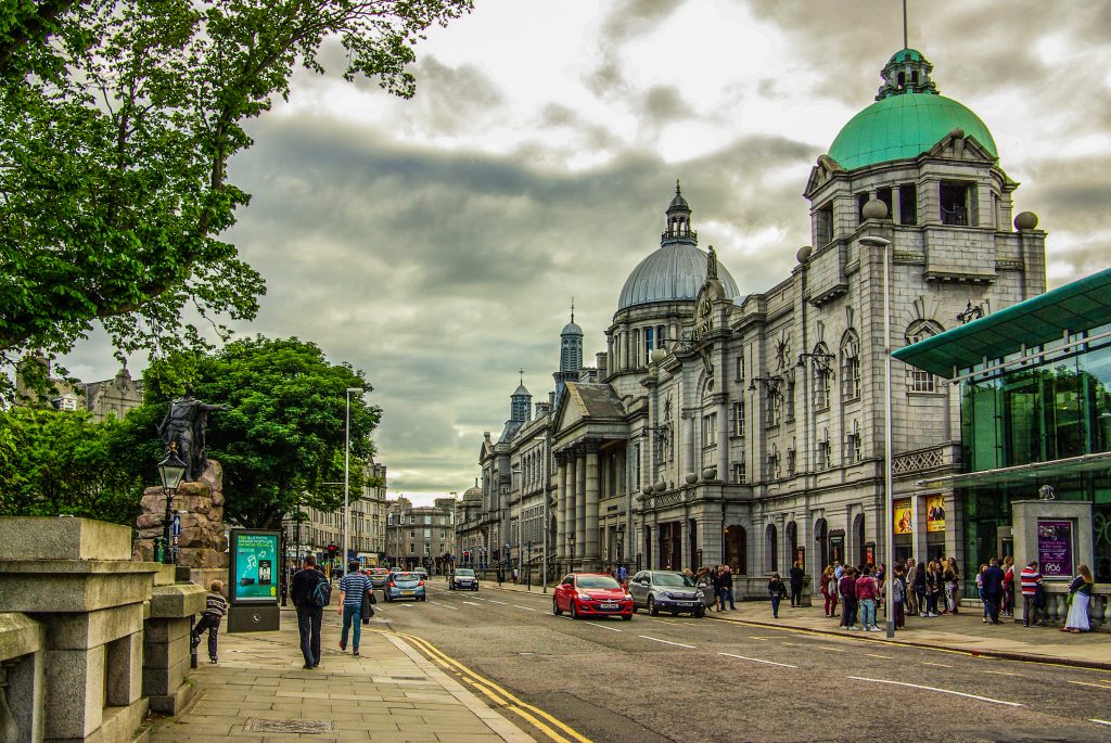 Exclusive research: The high streets most at risk - Vimarsana News