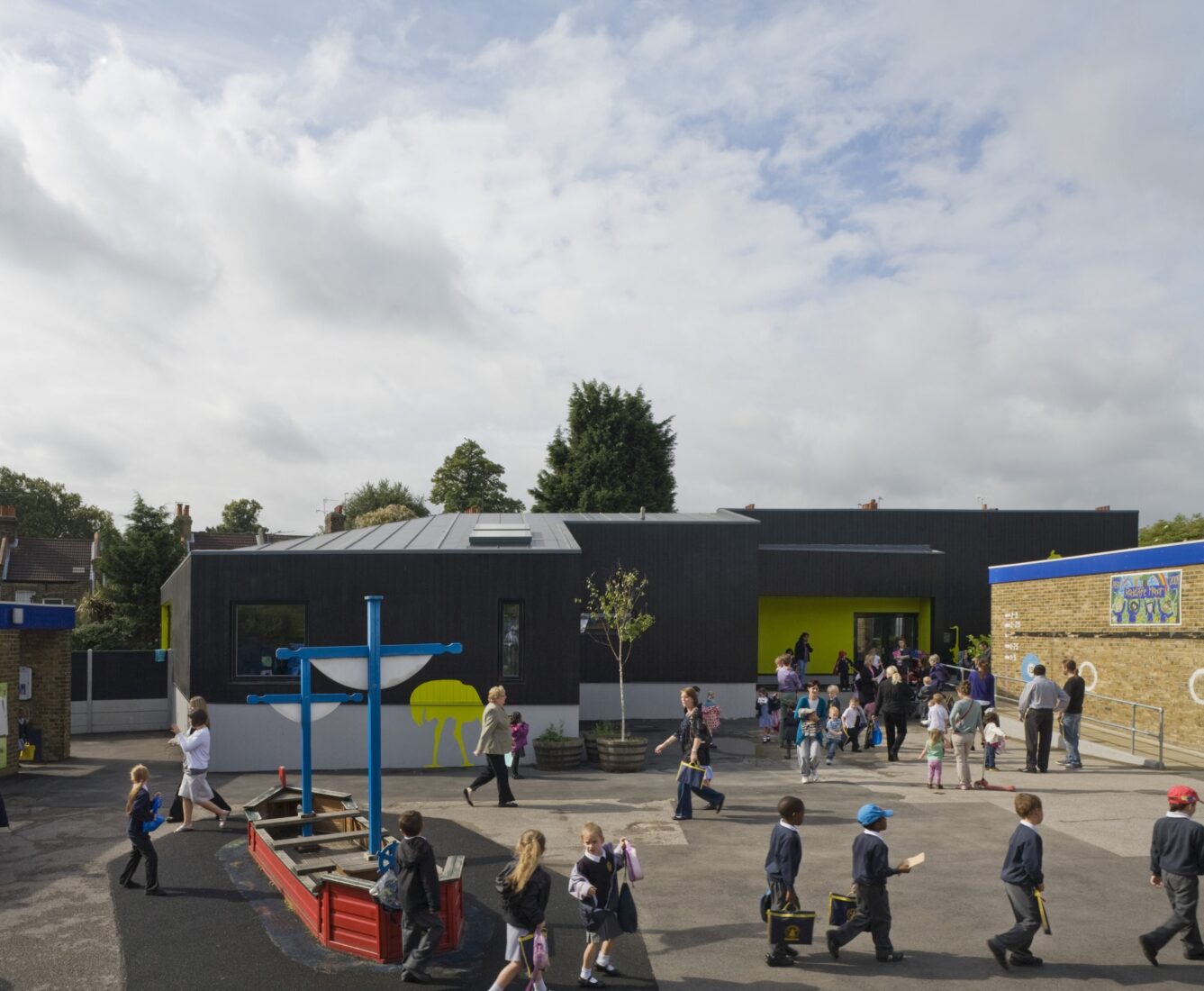 Back to school Rockcliffe Manor primary by Haverstock Associates and 4orm
