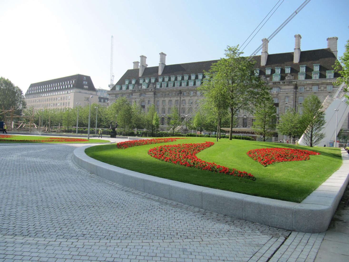 Queen opens London’s Jubilee Gardens after £5m redesign