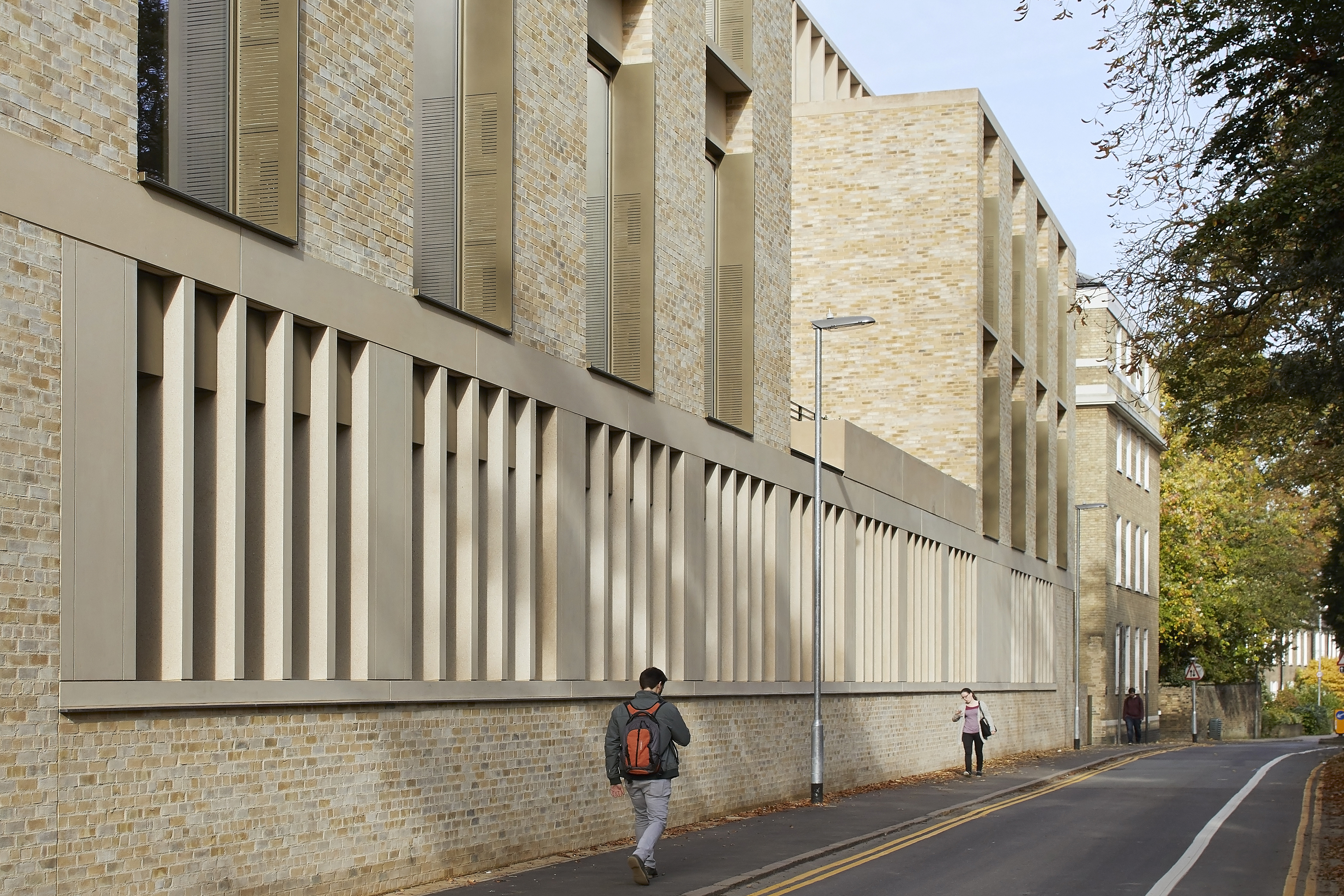 a layering of history stanton williams cambridge business school extension