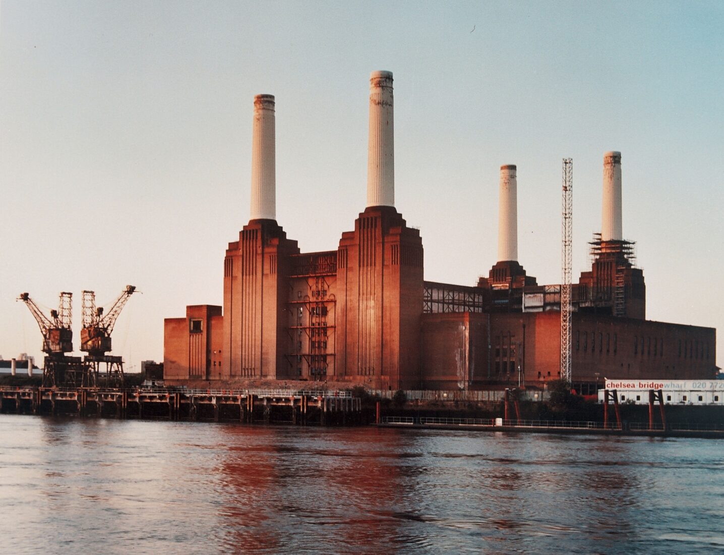 WilkinsonEyre’s Battersea Power Station chimney ‘great glass elevator