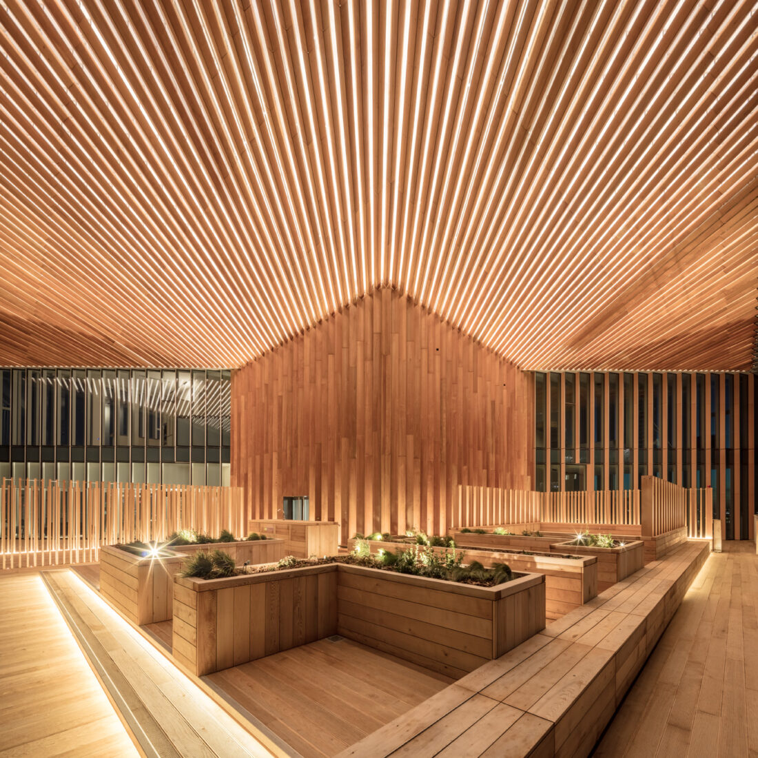 SOM completes 42storey Manhattan Loft Gardens in London’s Stratford