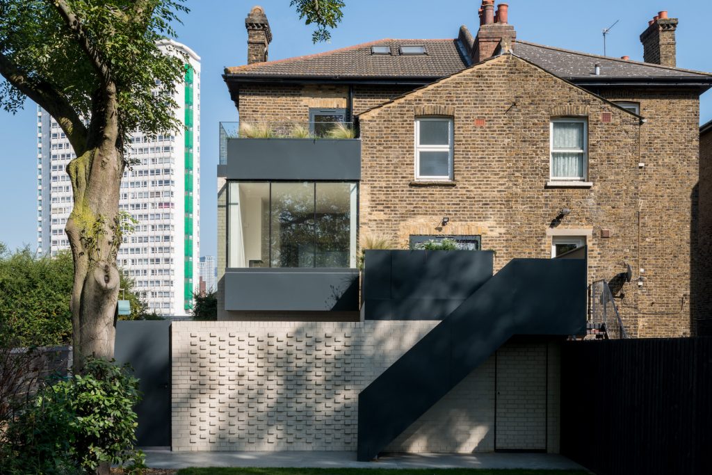 Gruff extends Deptford House with oriel window - Vimarsana News