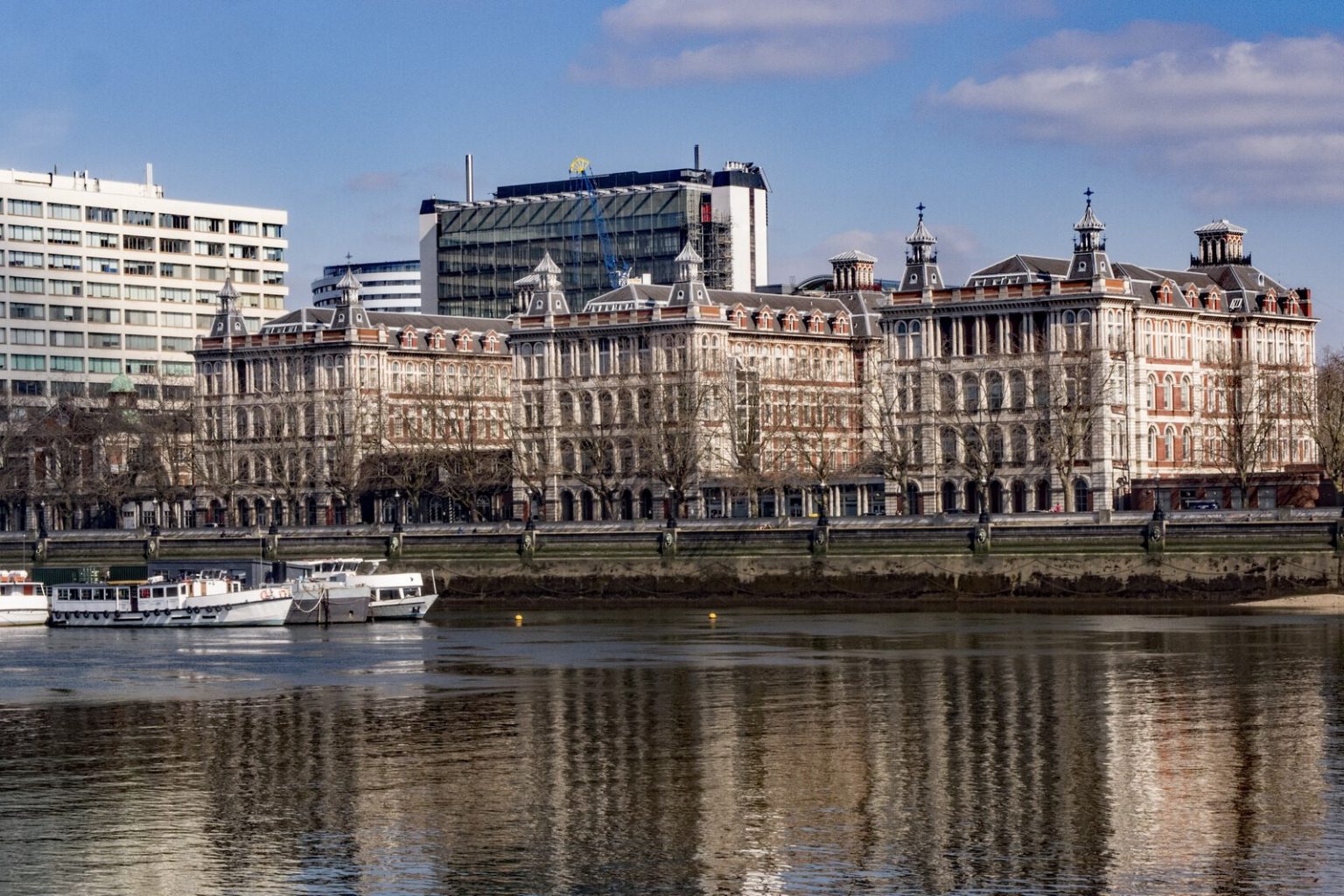 St Thomas' Hospital campus, London