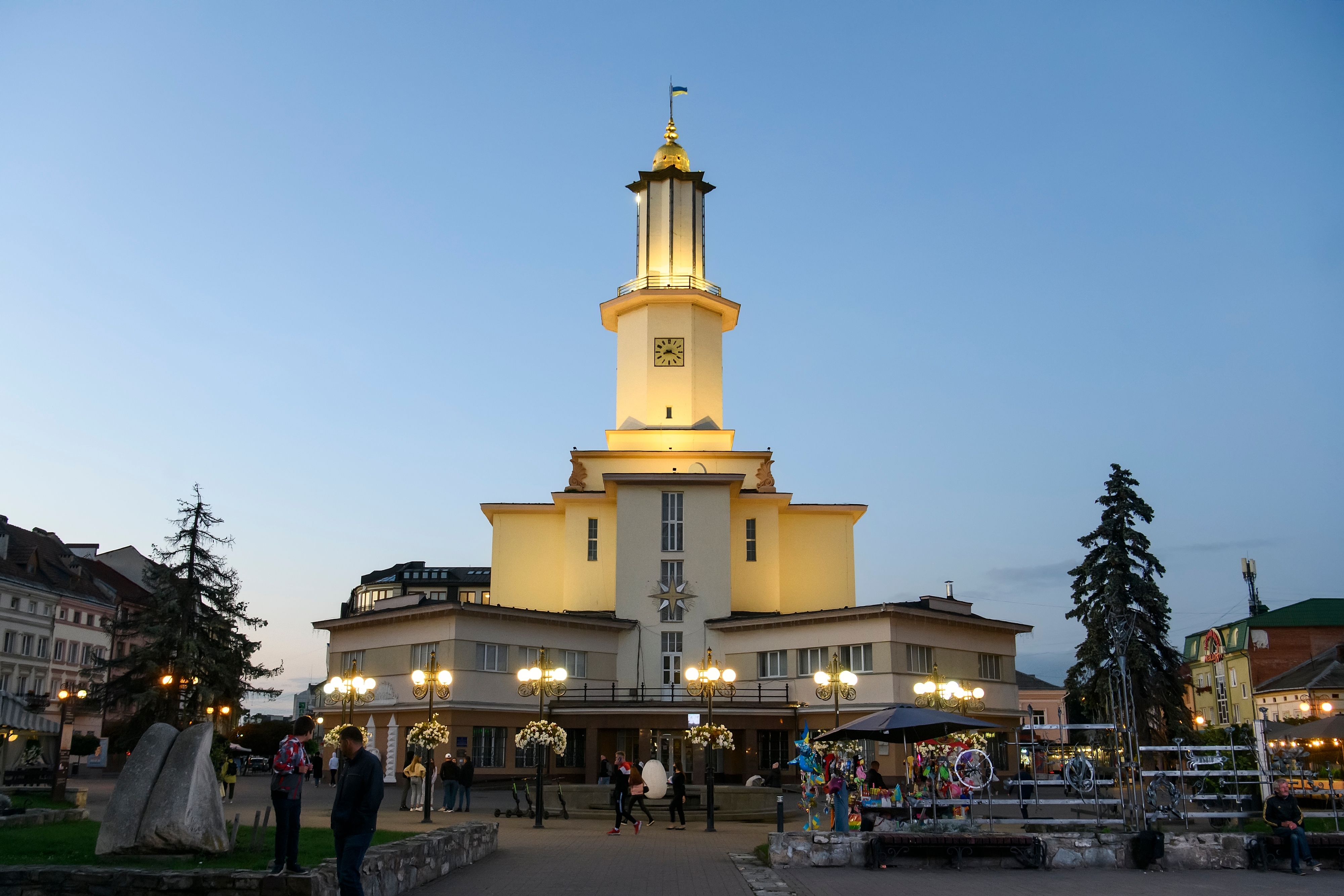 Opa akani haqorat qilmoqda porno video