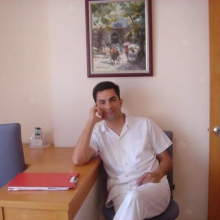 Resmi büyüt: Zafer Ayözcan, Diş Hekimi Kadıköy