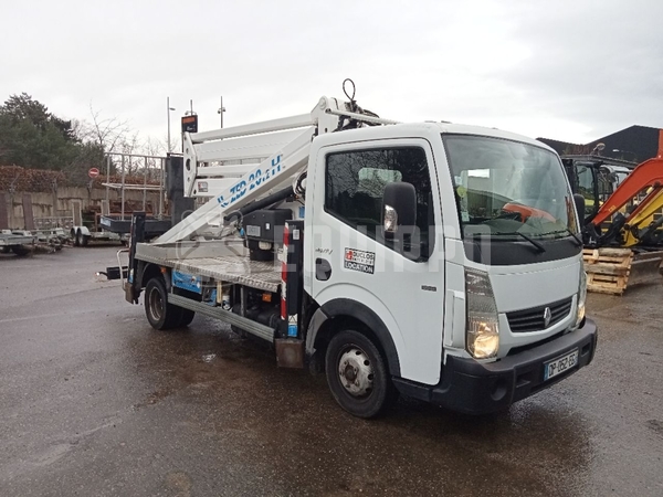 Picture of the CTE ZED 20.2 H on Renault 120 DXI Maxity