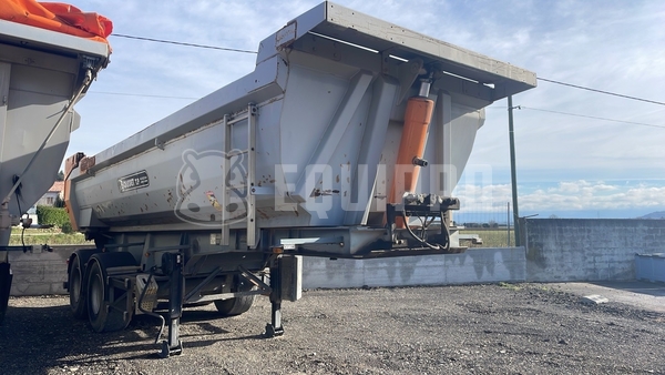 Picture of the Louault VF9 Steel Trailer