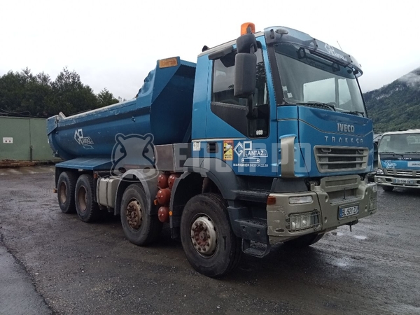 Picture of the Iveco Trakker AD410T44 8×4