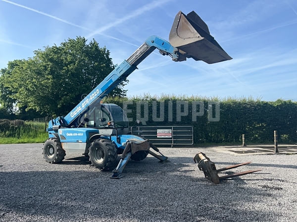 Picture of the Terexlift GTH 4010 with bucket and forks