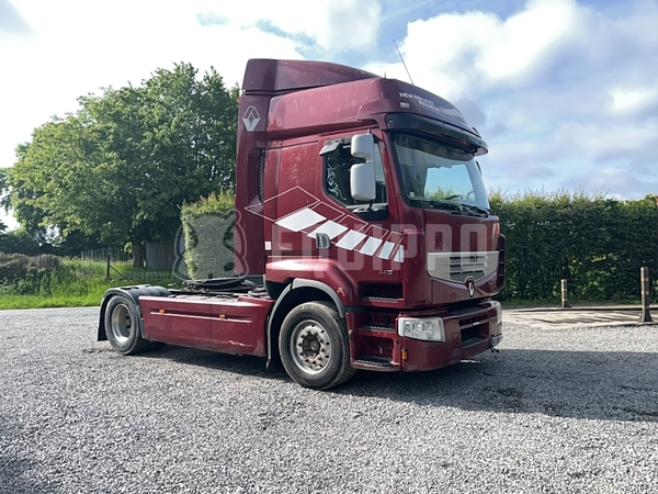 Picture of the Renault Premium 440