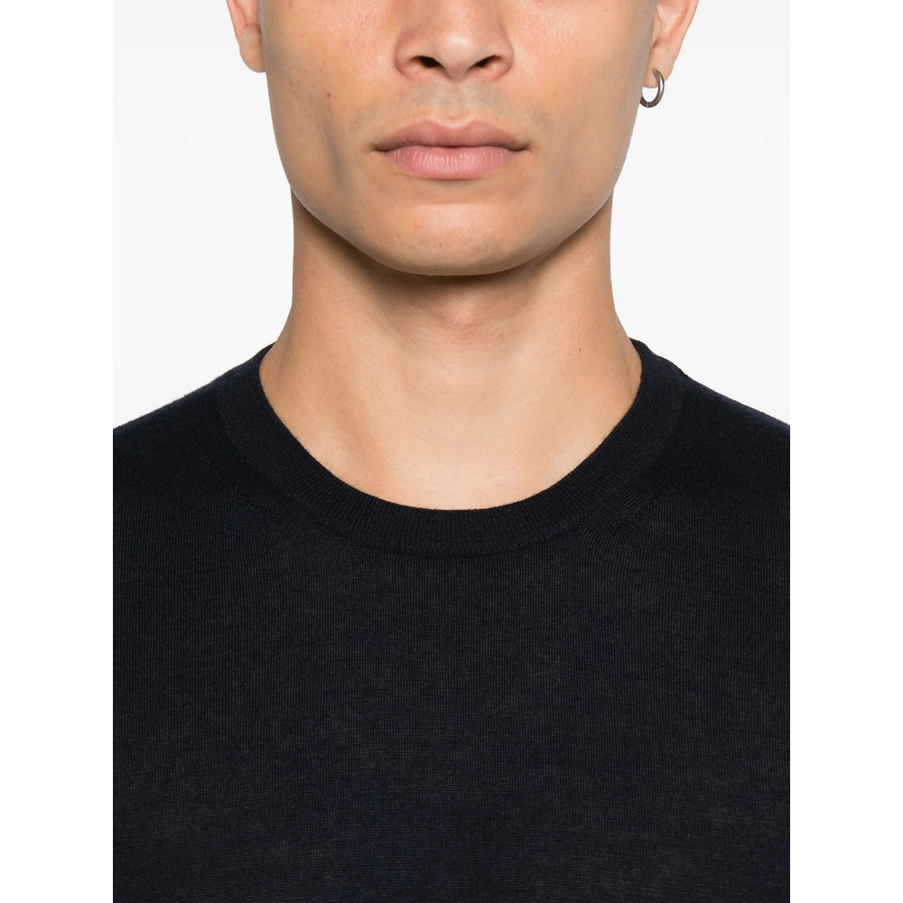 Round-Neck Long-Sleeve Top