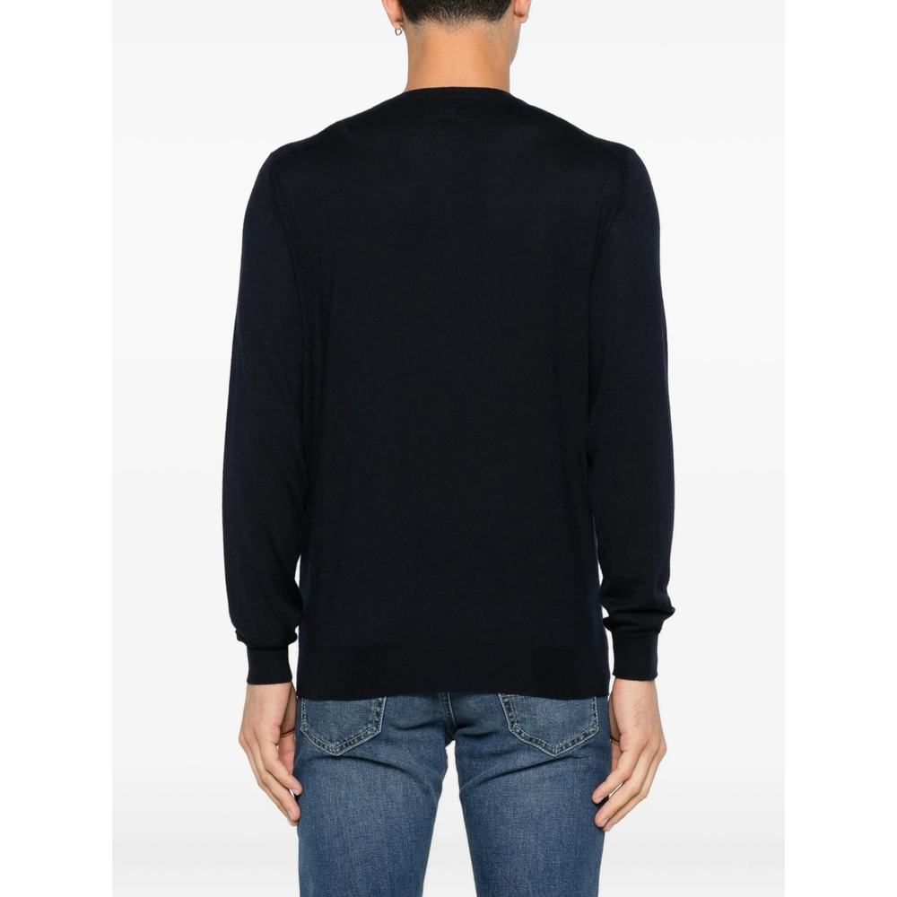 Round-Neck Long-Sleeve Top