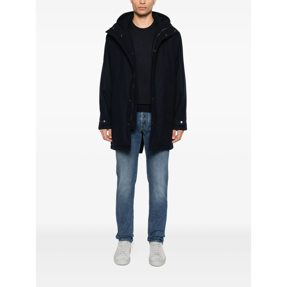 Round-Neck Long-Sleeve Top