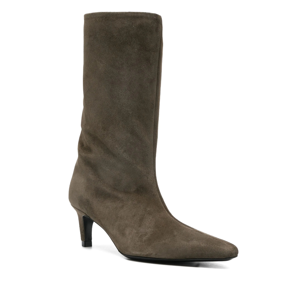 Pointed-Toe Boots