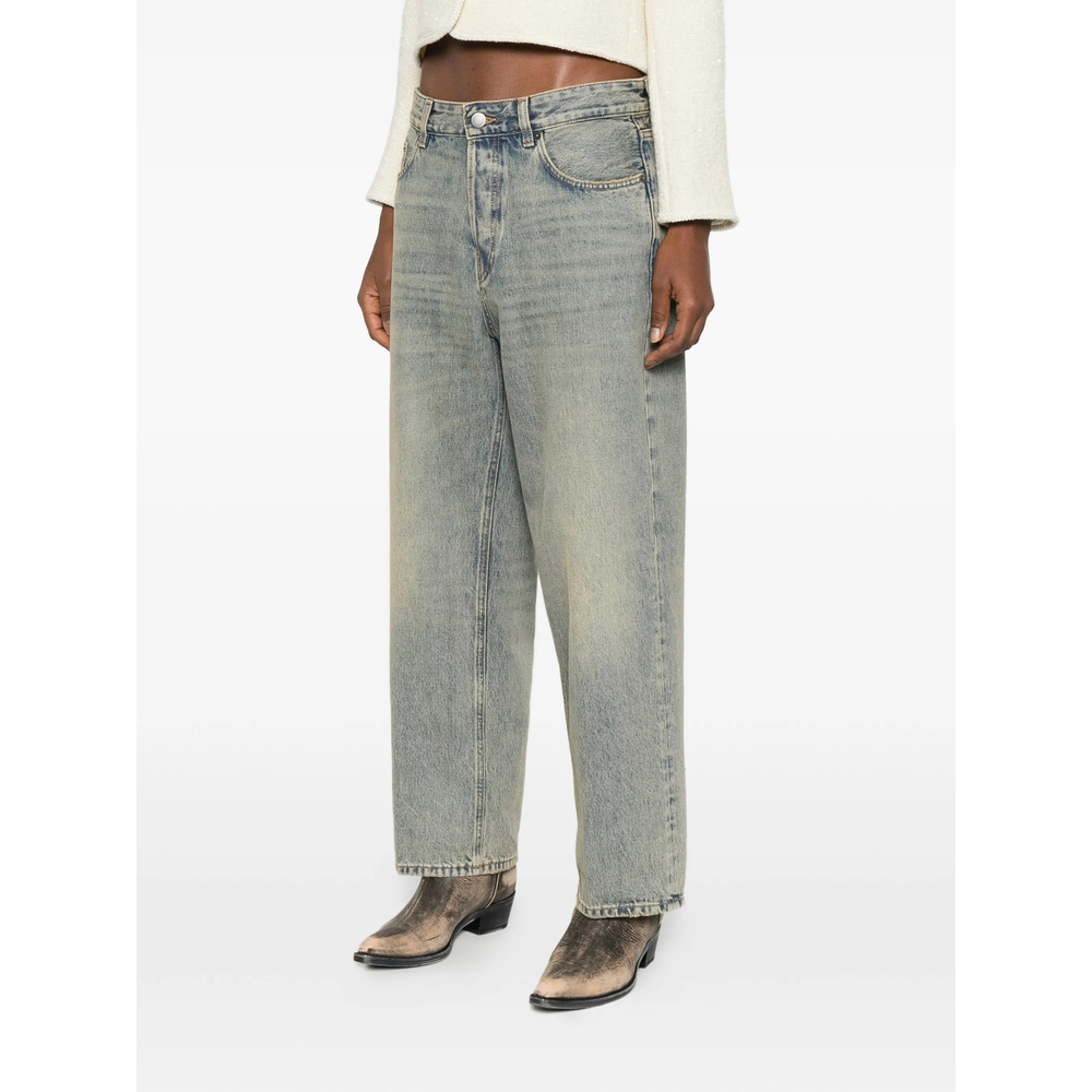 Buttoned Jeans