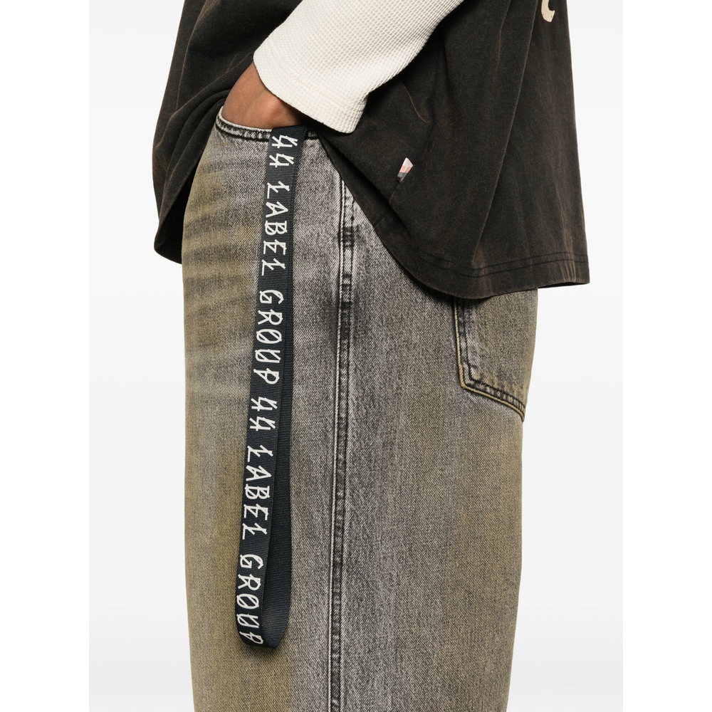 Strap-Detail Jeans