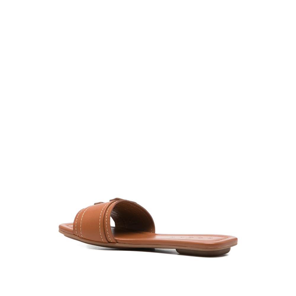 H685 Sandals