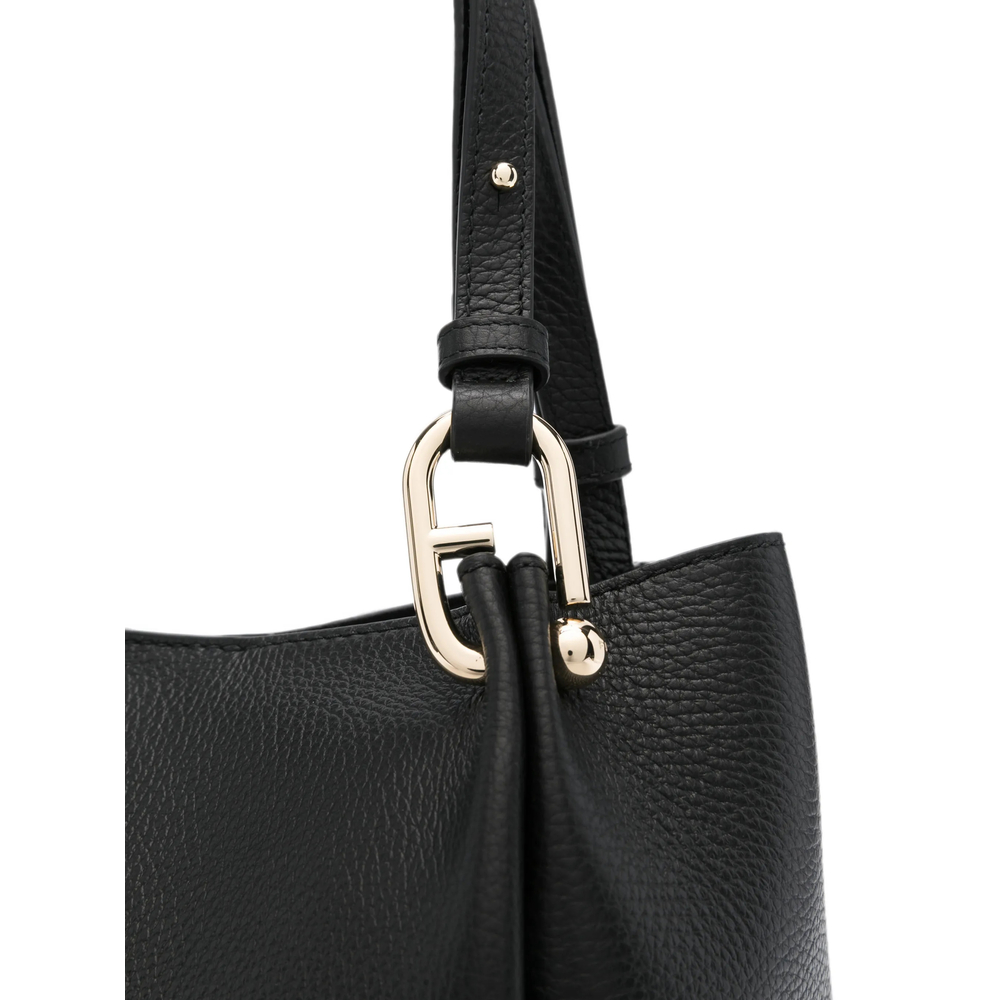 Grained Shoulder Bag
