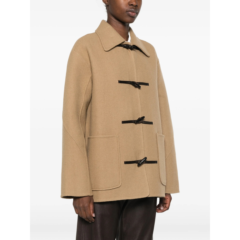 Toggle-Fastening Coat