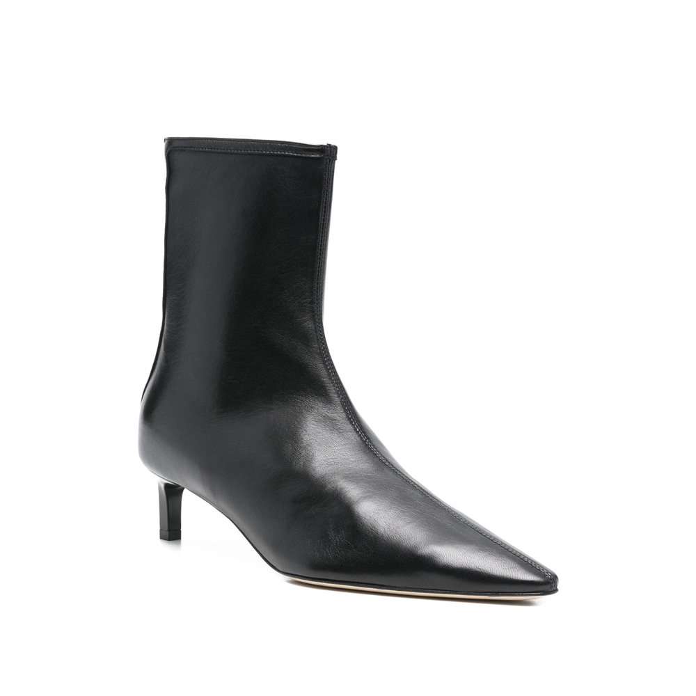 Topo Pointed Leather Bootie