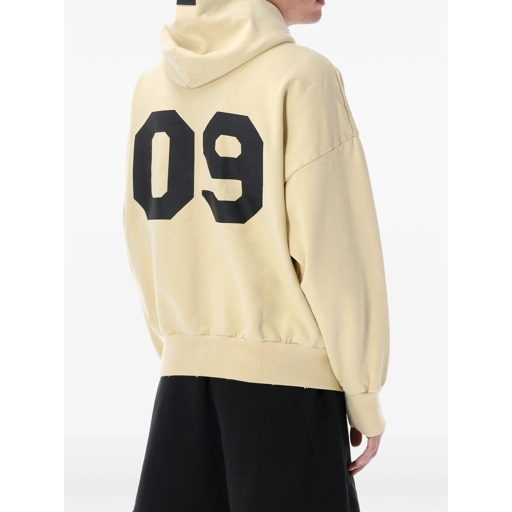 09 Classic Hoodie