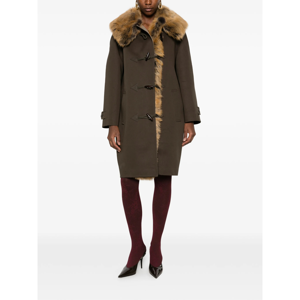 Toggle-Fastening Coat