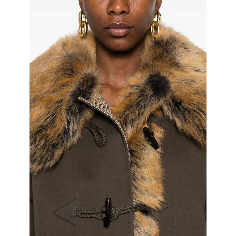 Toggle-Fastening Coat