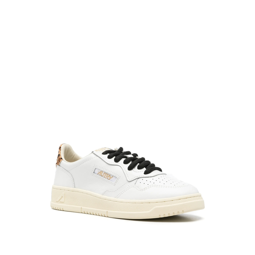 Medalist Low Sneakers