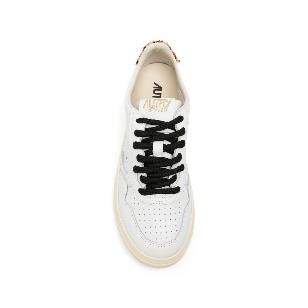 Medalist Low Sneakers