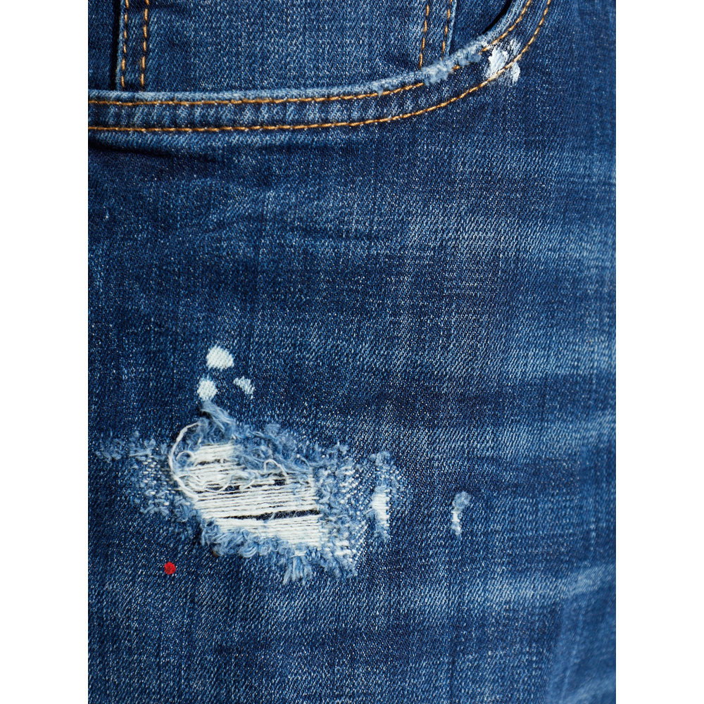 642 Distressed Jeans