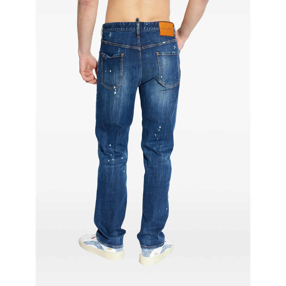 642 Distressed Jeans