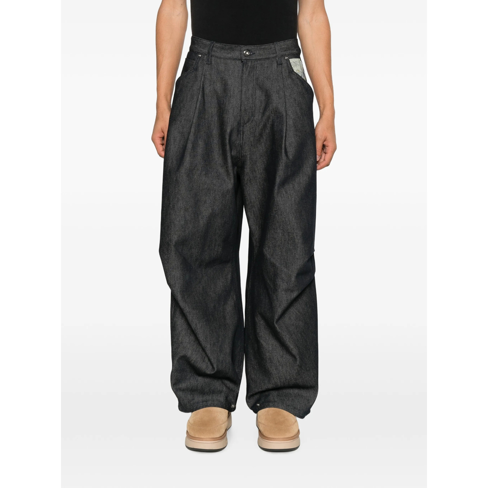 Pleated Wide-Leg Jeans