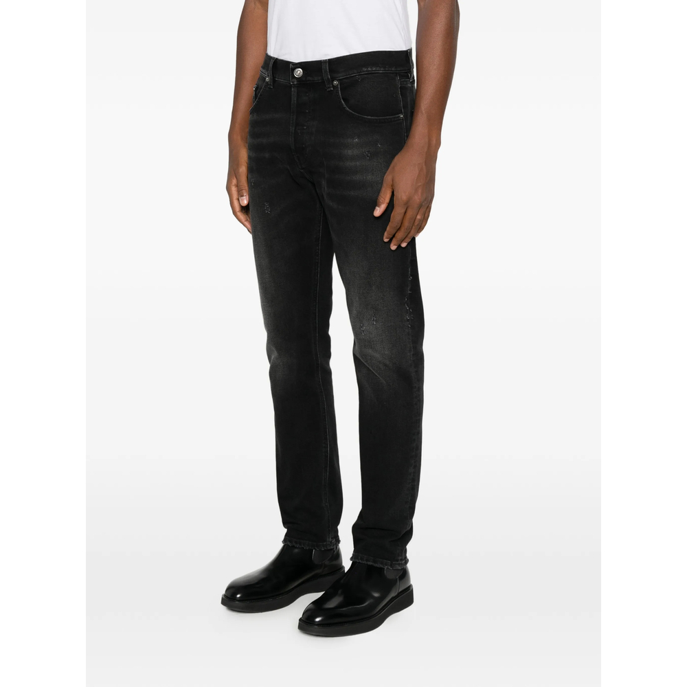 Distressed Logo-Patch Jeans