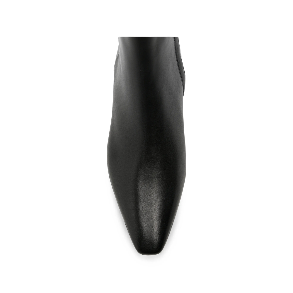 Pointed-Toe Boots