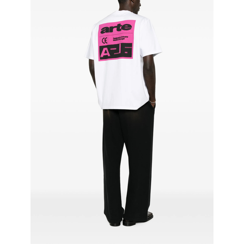 Graphic-Print T-Shirt