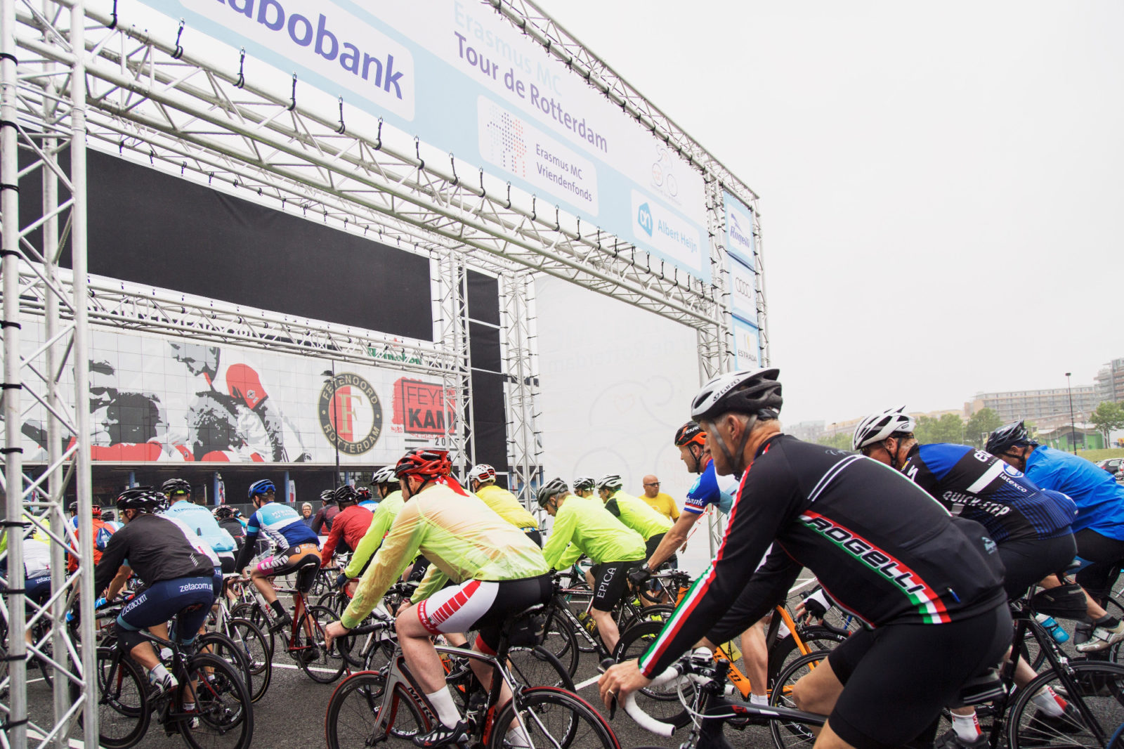 Erasmus MC Tour de Rotterdam, 24 juni 2017, start Topsportcentrum
