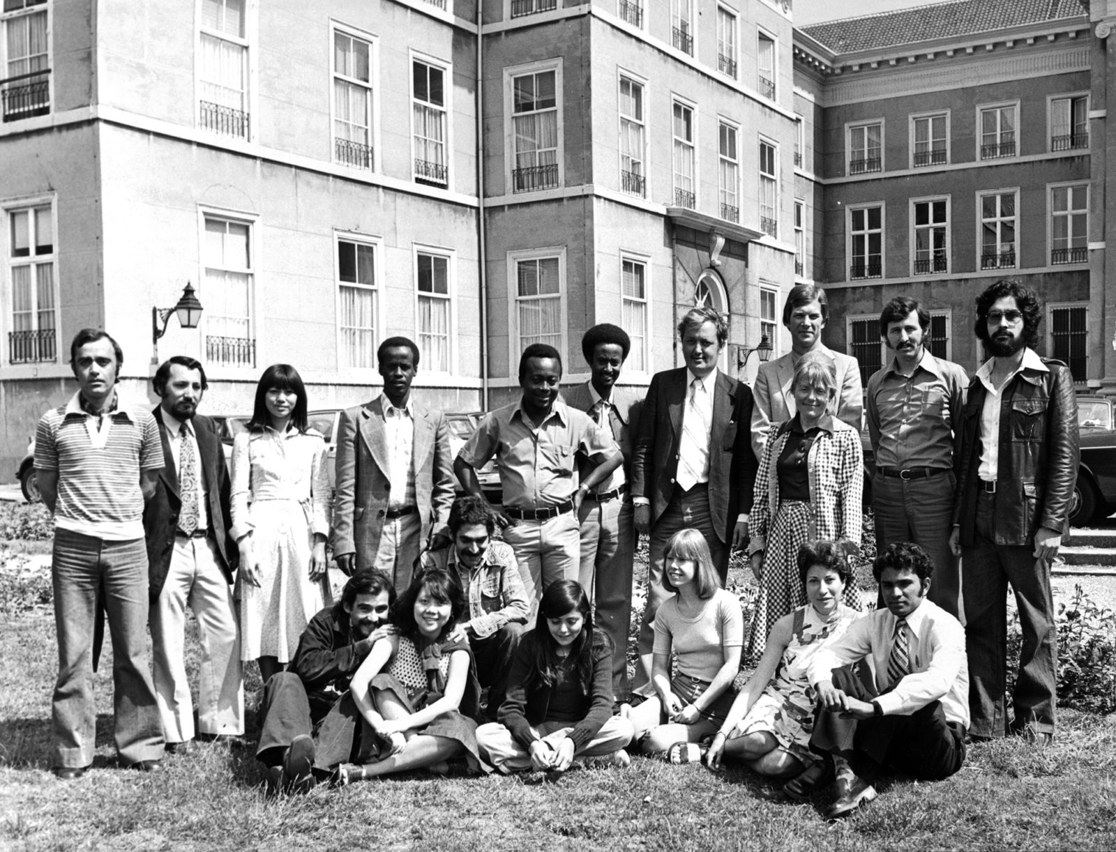 ISS 65 years in pictures – Class Photo 1976 -2000