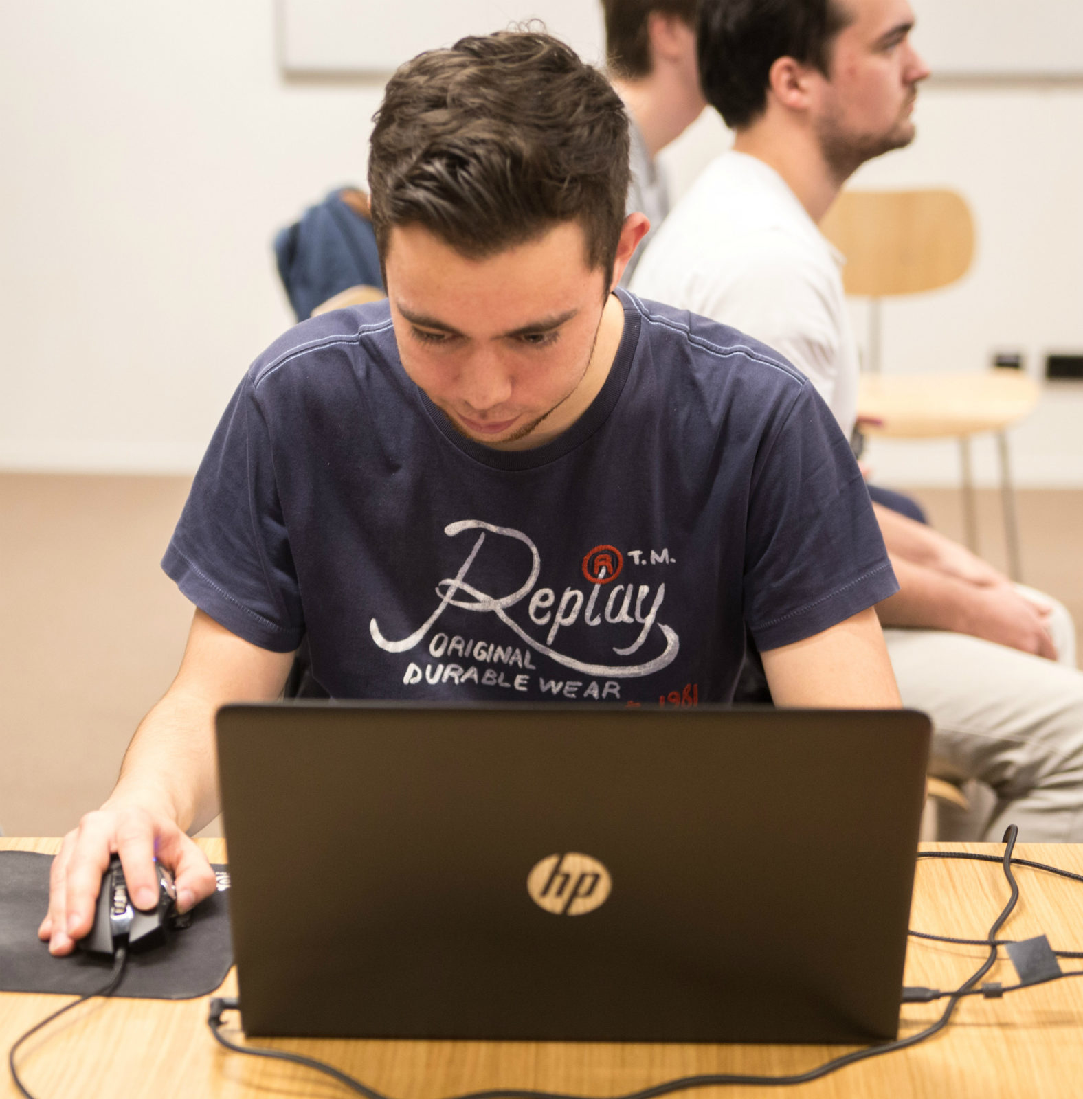 ErasmuseSports_DavyPandeIroot_UB_LeagueofLegends_JackParker