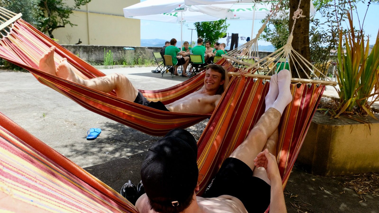 Antibarbari-in-Coimbra-EU-games-hangmat
