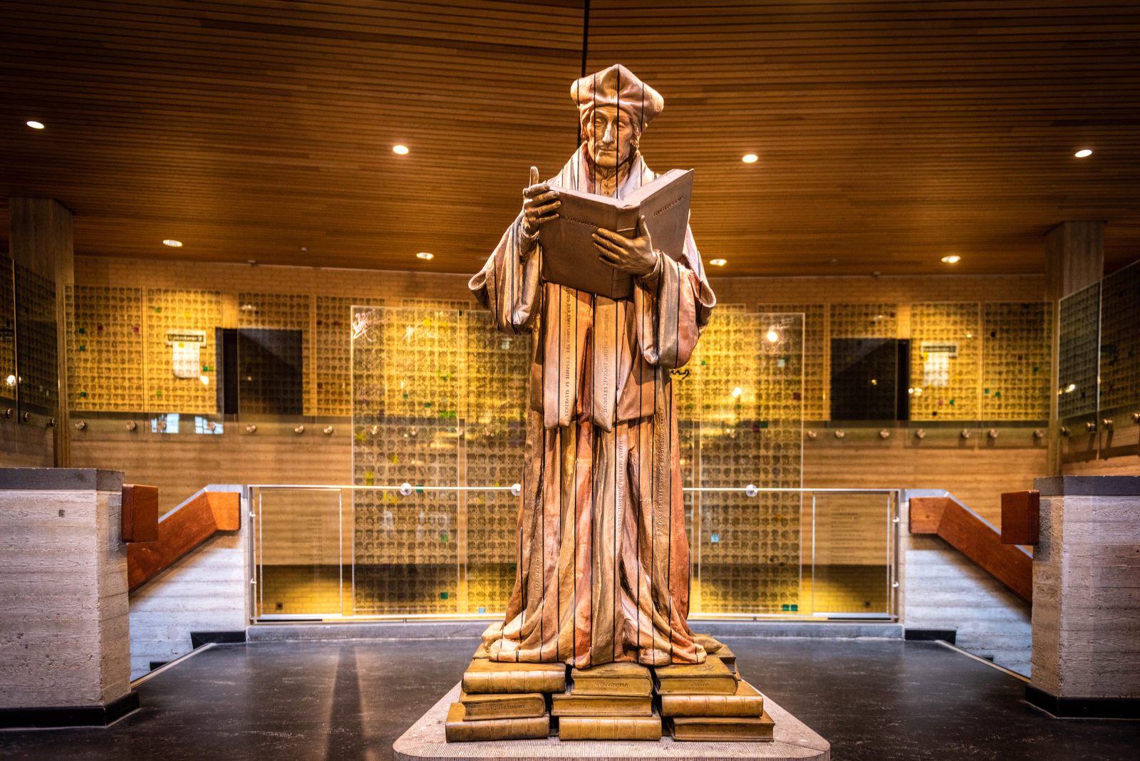 locaties Woudestein Campus met Gerard Frishert en Erasmus